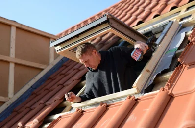 Pose de fenêtres de toit Velux à Neulliac